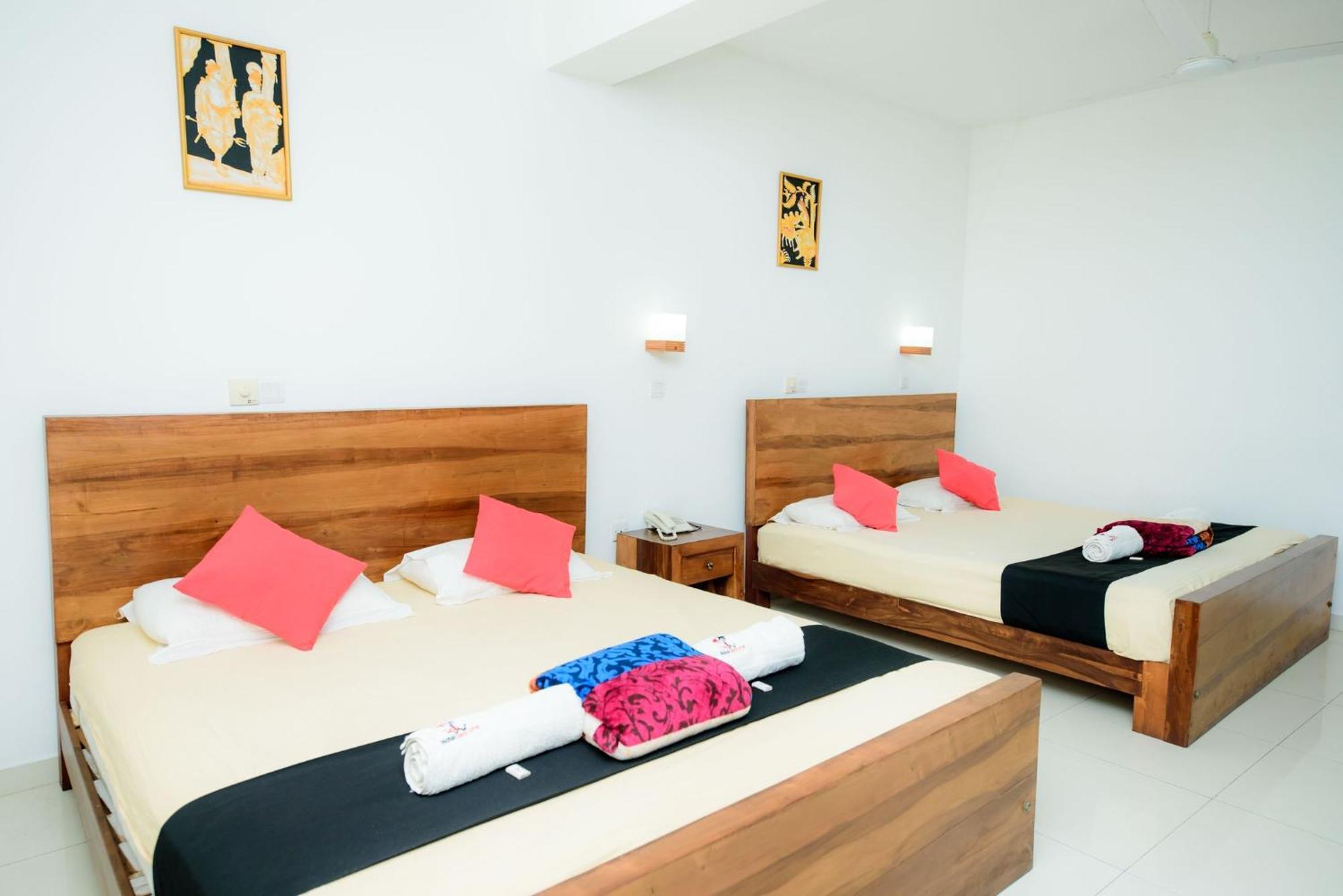 Hotel Sea Line Гале Екстериор снимка