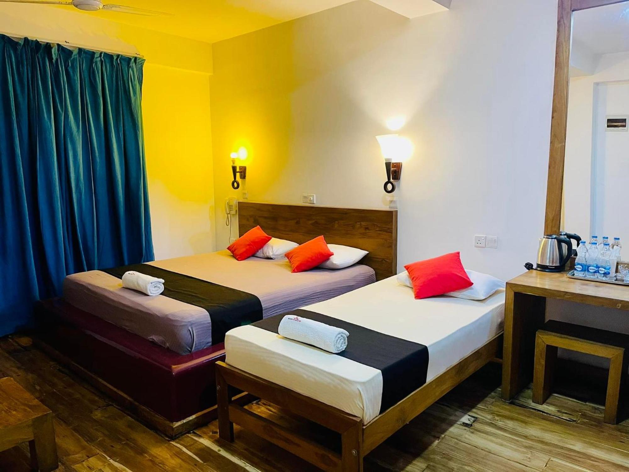 Hotel Sea Line Гале Екстериор снимка