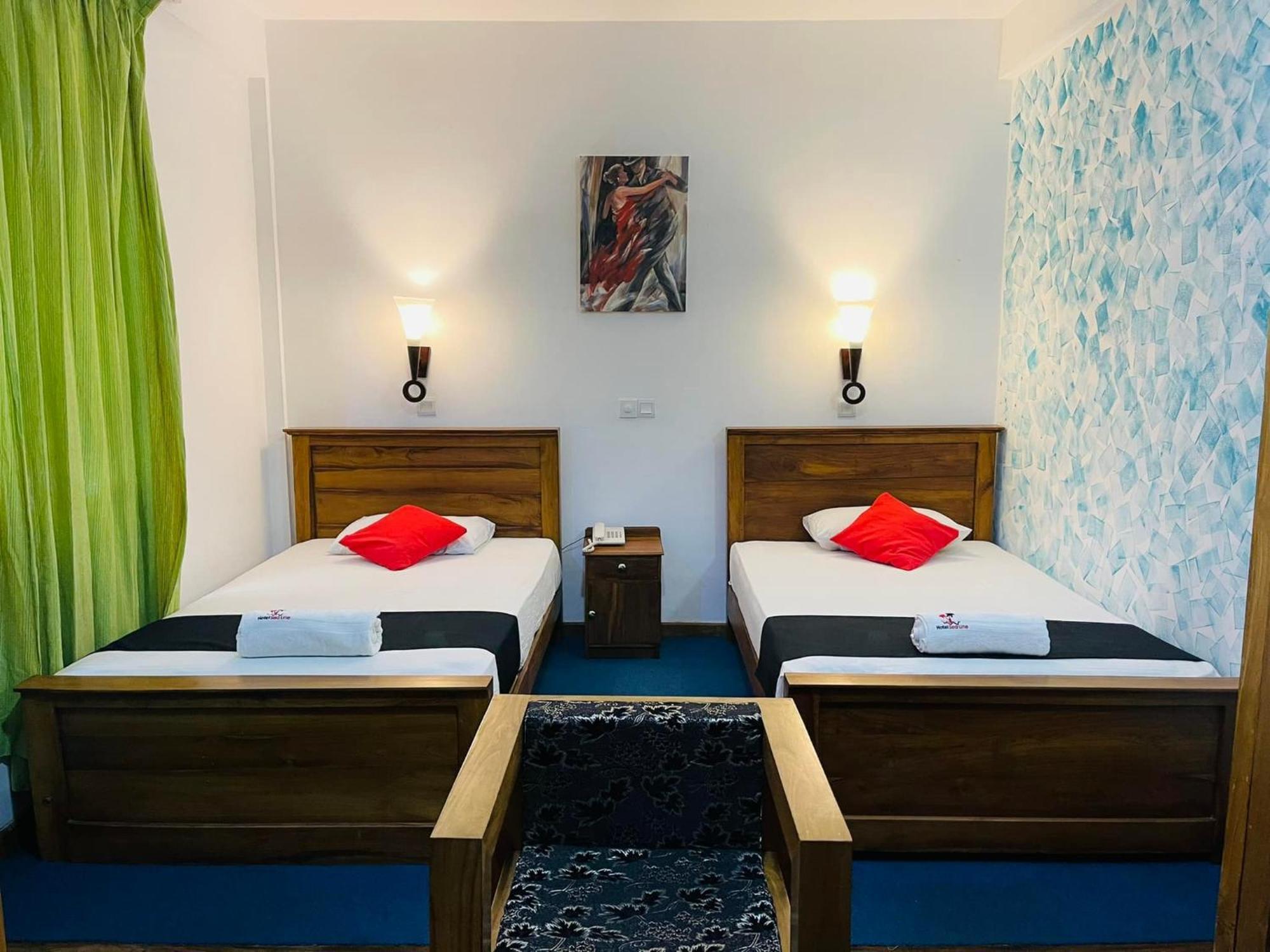Hotel Sea Line Гале Екстериор снимка
